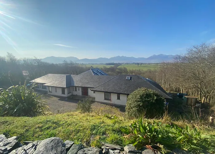 Ring Of Kerry 4 Bedroom House With Private Garden, Table Tennis Killarney